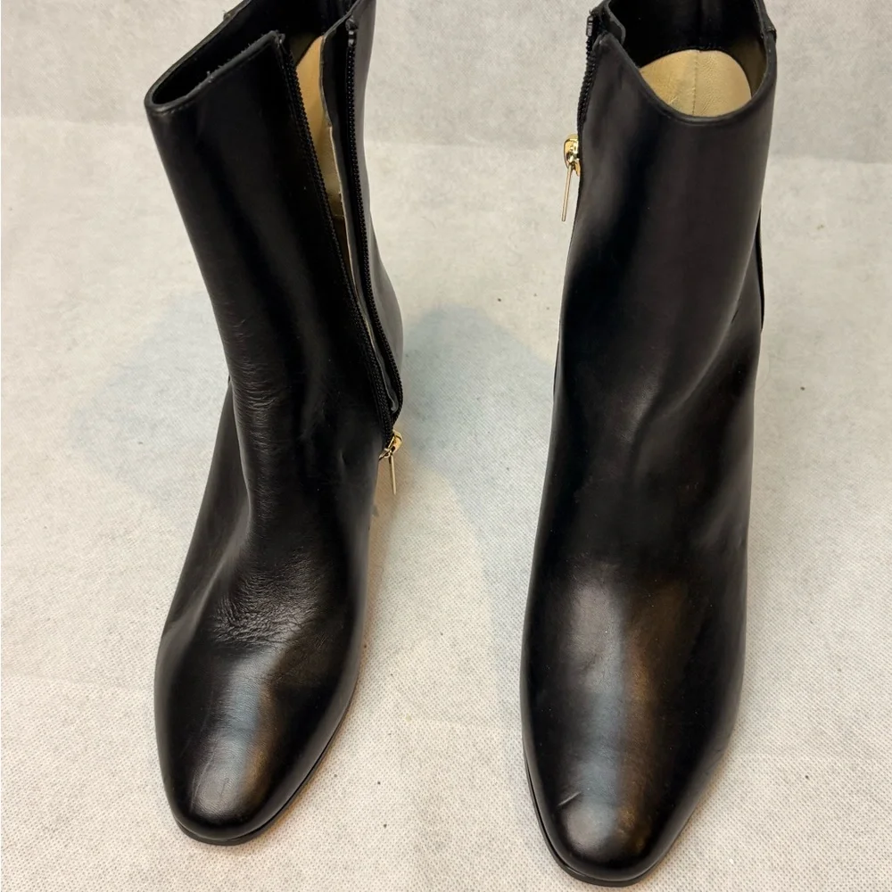 Jimmy Choo Black Leather Ankle Boot SZ 35.5 Never Worn Block Heel - Picture 2 of 4